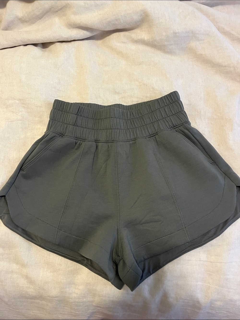 Abercrombie YPB Women's neoKNIT Shorts - light green